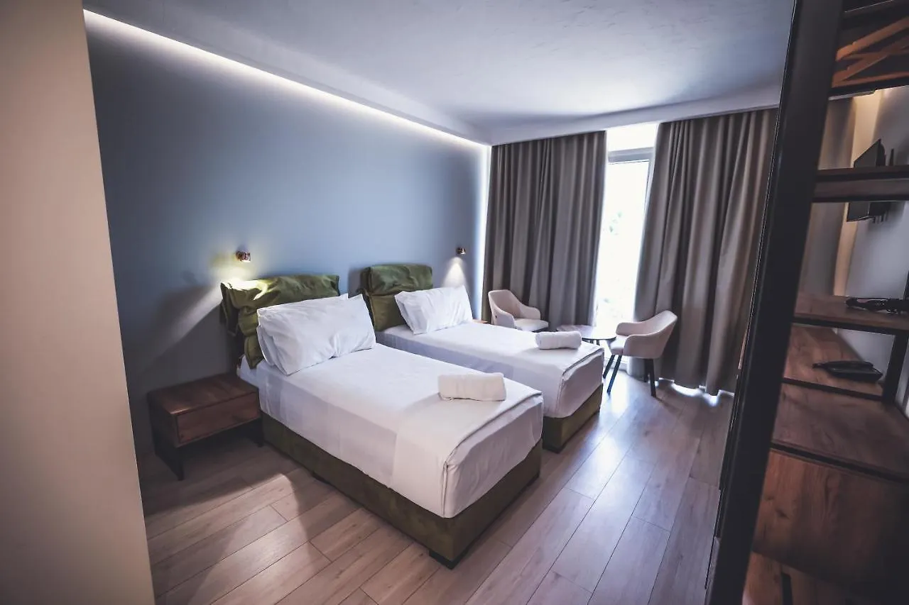 Hotel Aria Beach Resort Golem