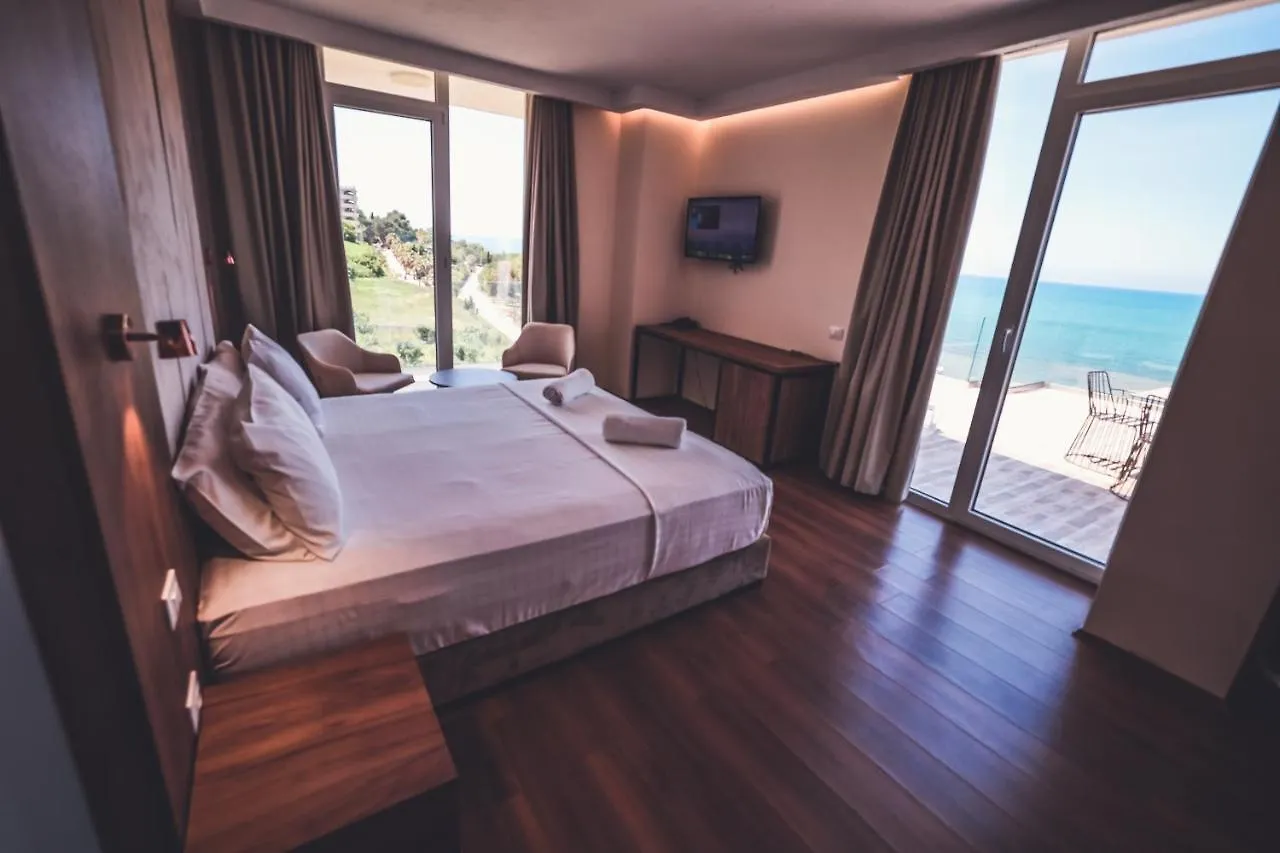 Aria Beach Resort Golem